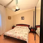 A Due Passi Dal Mare Apartment *
